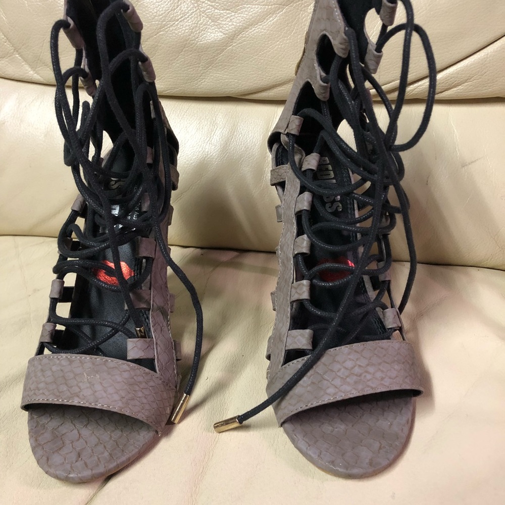Used great condition heels